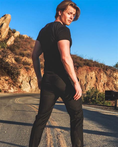Chad Duell (@duelly) • Instagram photos and videos.
